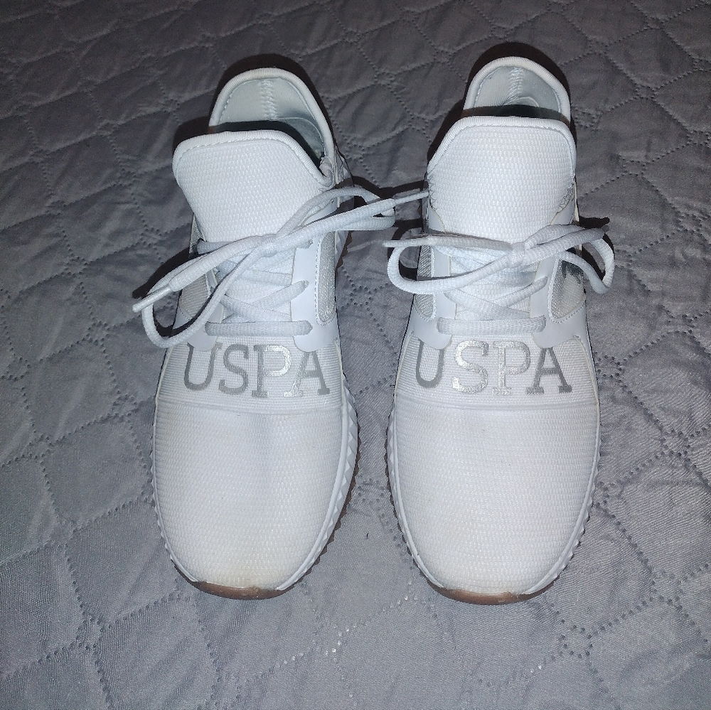 Women's USPA tennis shoes size 7